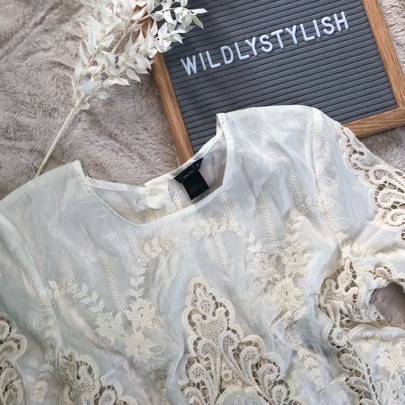 NWT Dolce Vita Embroidered Lace Top - Picture 7 of 7